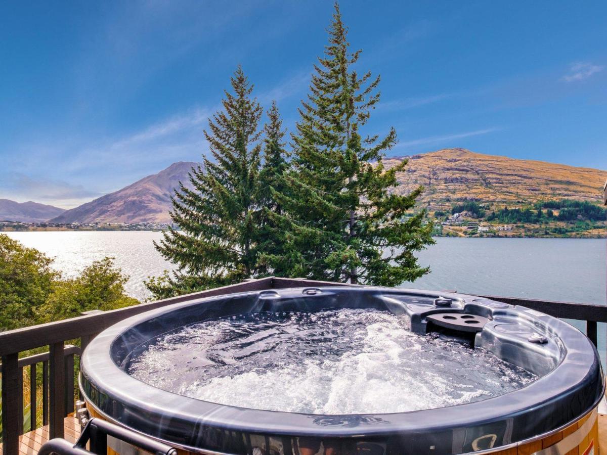 Queenstown Lakefront Dream 4 Bed ภายนอก รูปภาพ