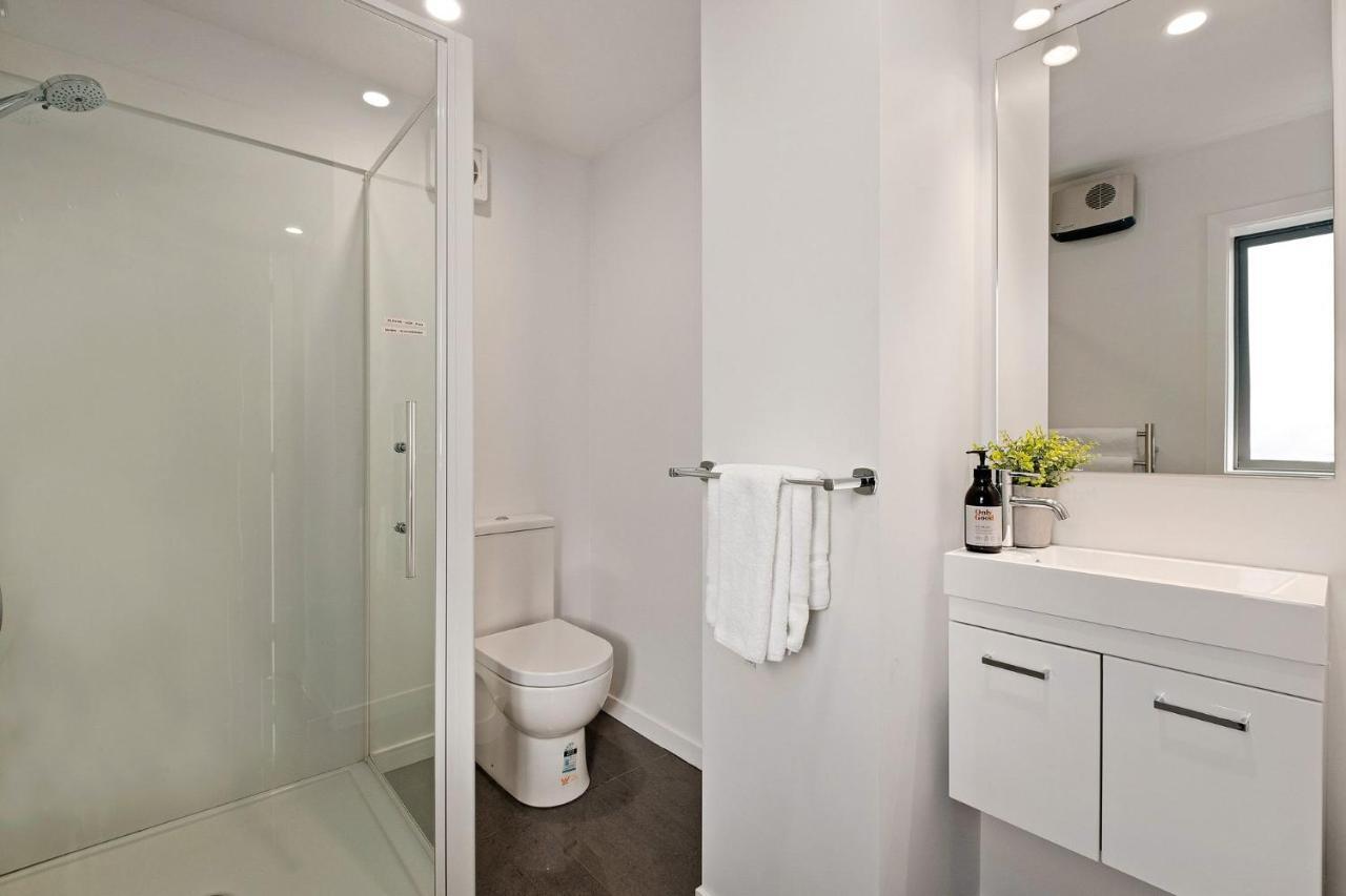 Queenstown Lakefront Dream 4 Bed ภายนอก รูปภาพ